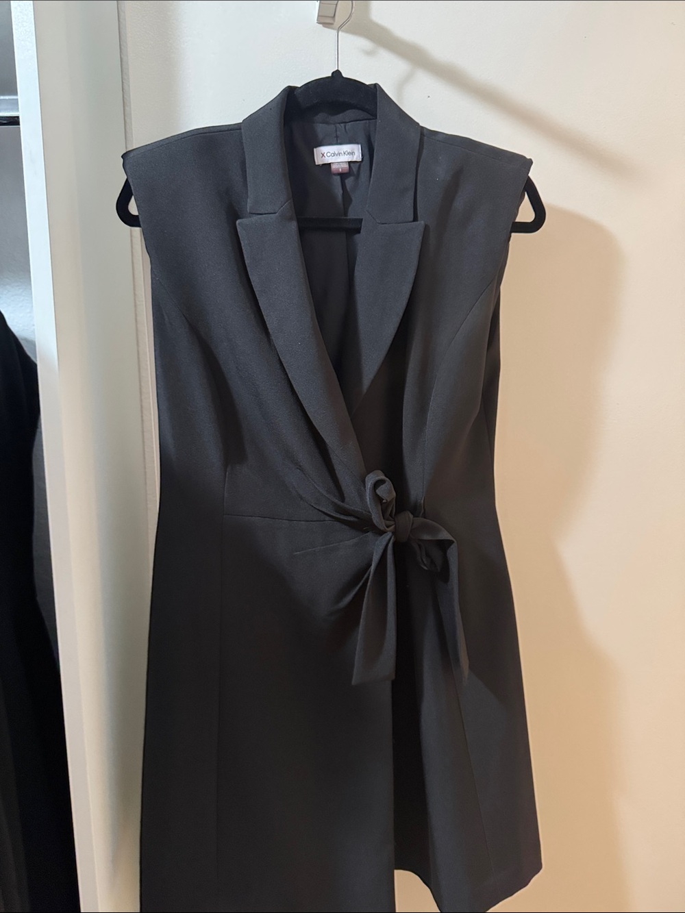 Calvin Klein Black Sleeveless Tie-Front Mini Blazer Dress